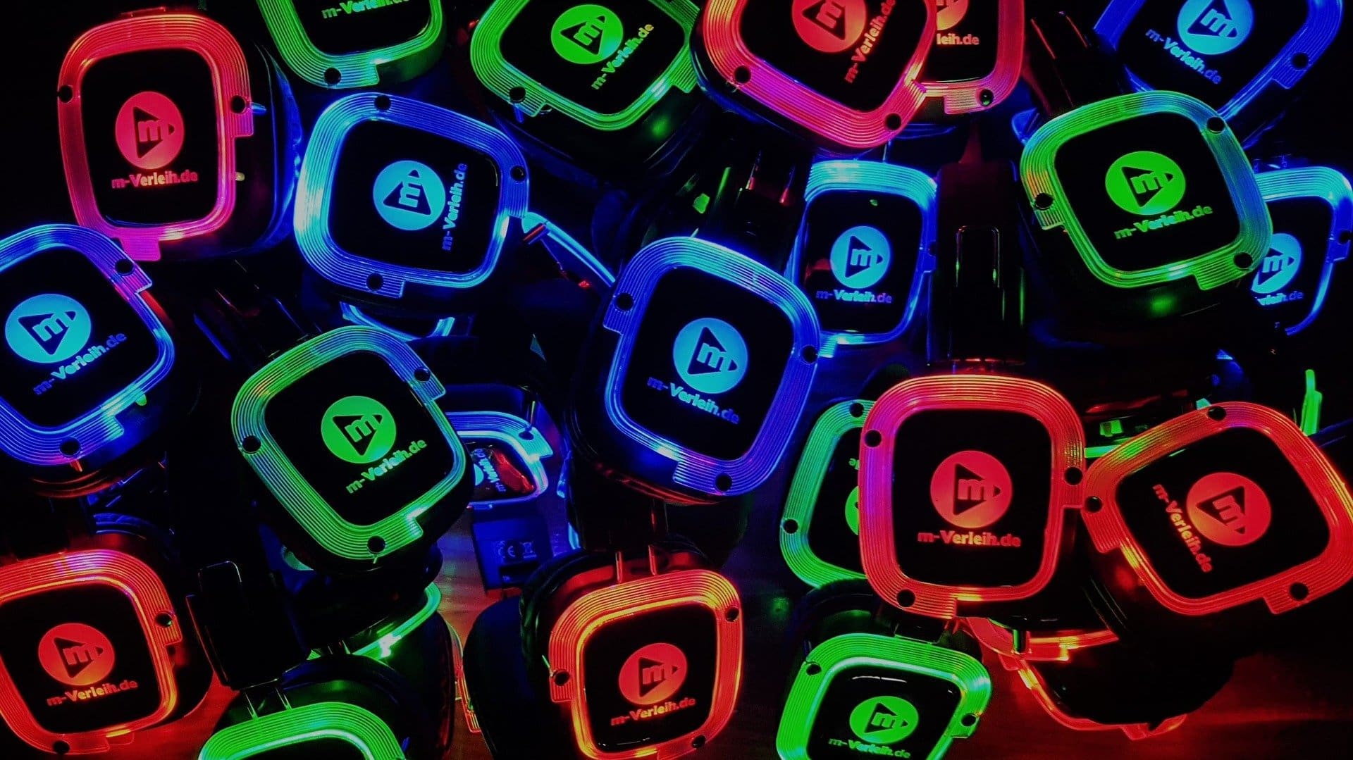 What Is a Silent Disco and What Are the Advantages?